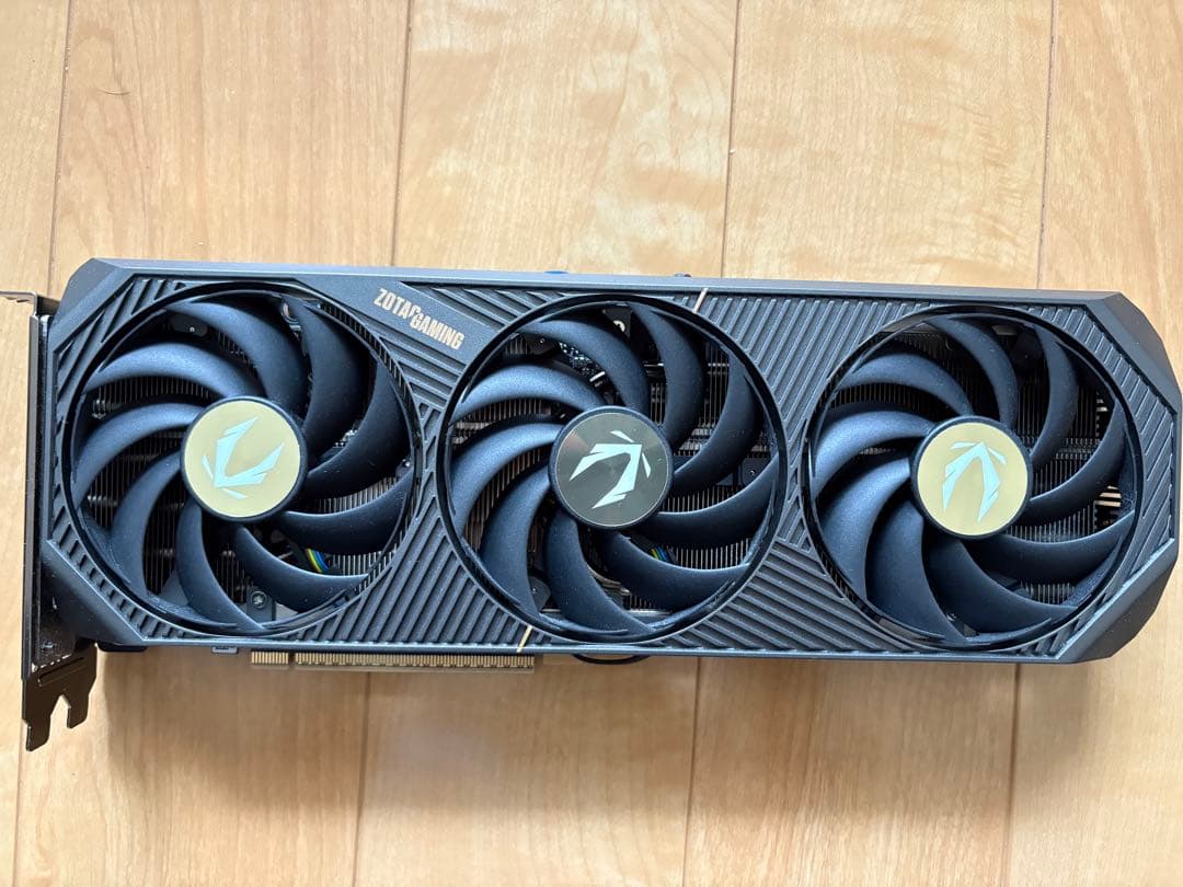 ZOTAC RTX5070 12GB 箱付き