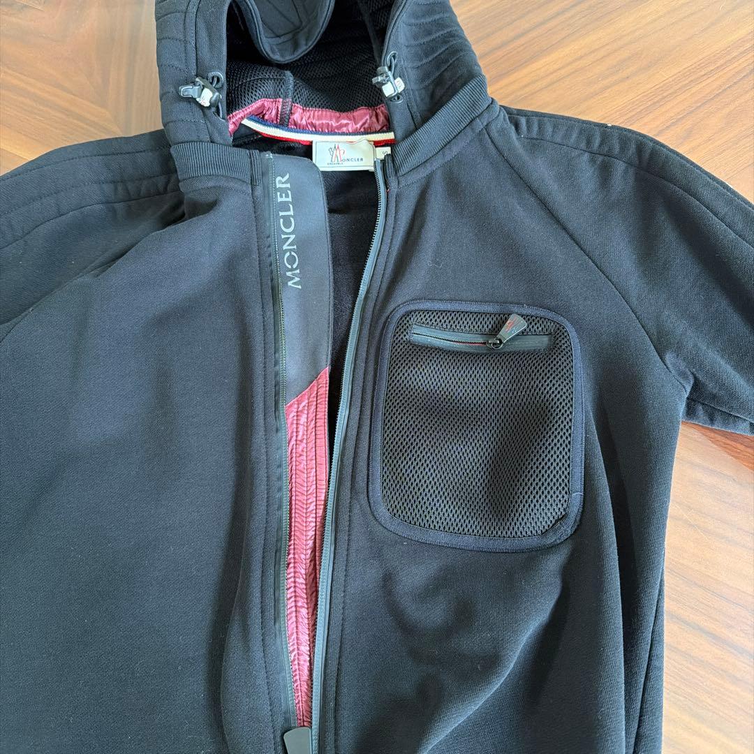 MONCLER ブラックパーカー フード付き