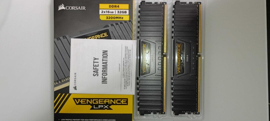 メモリー Corsair Vengeance LPX DDR4 32GB 3200MHz
