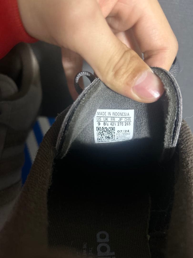 adidas gazelle ダークブラウン