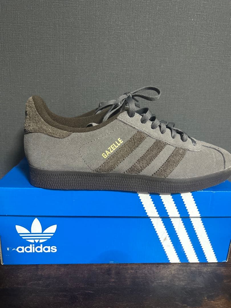 adidas gazelle ダークブラウン