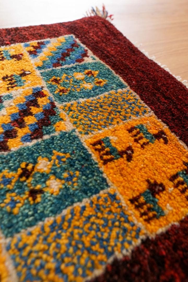 ペルシャ絨毯 手織り ギャッベ アマレ族 ギャベ 75×52cm